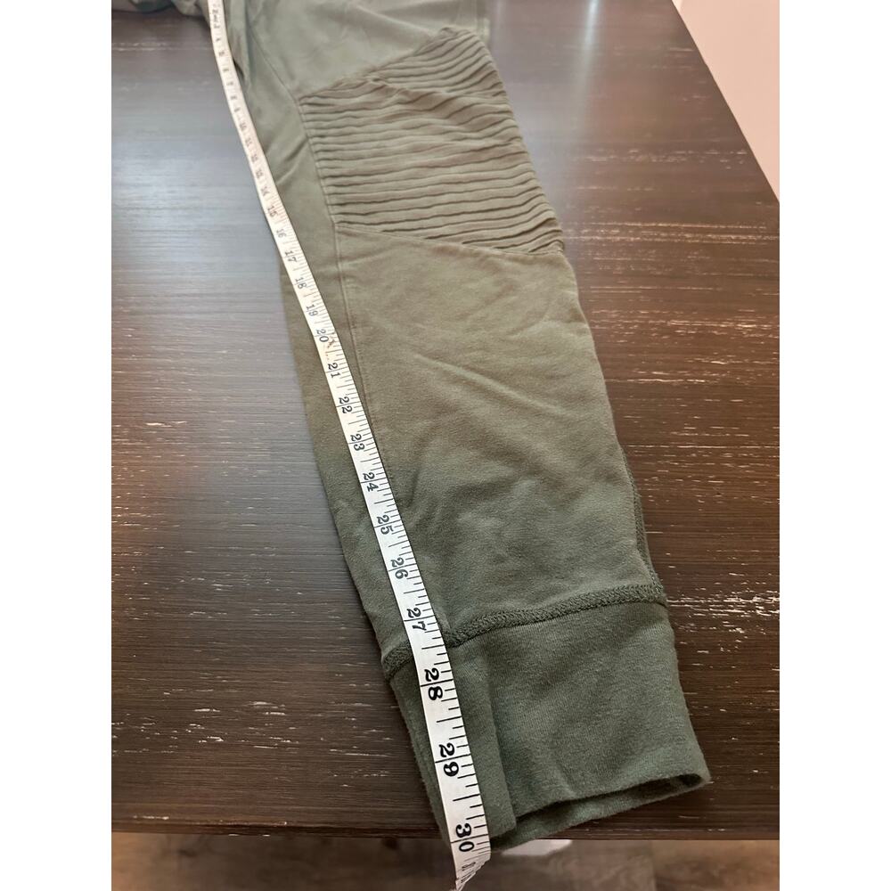 Alo Yoga Urban Moto Joggers Olive Green Ribbed Knee Zip Pockets Athleisure - Picture 7 of 8